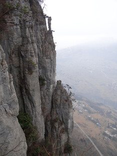 恩施悬崖峭壁景观