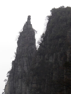 恩施巍峨奇峰景观