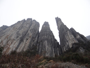 恩施巍峨壮观的奇特山峰