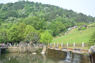 山水相依的自然美景