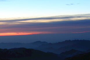 山间绚丽晚霞美景