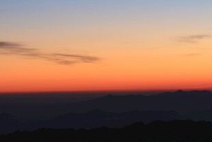 日落时分的天空美景