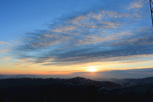 日落时分的壮美天空景色