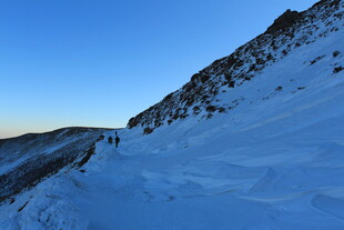 雪山徒步者的壮丽旅程