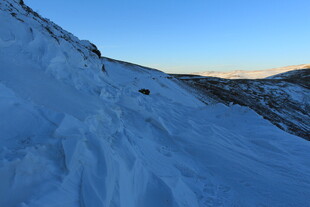 雪山陡坡 冬日壮丽景致