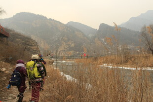 山间徒步者的户外之旅