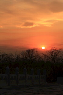 夕阳西下的美丽天际线