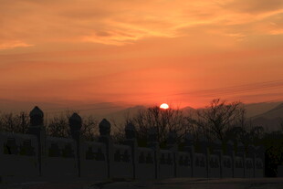 夕阳西下的美丽天际线