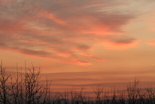 日落时分的绚烂天空景色