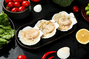 新鲜美味蒜蓉粉丝蒸扇贝