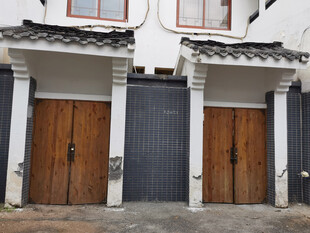 中式双门建筑外观
