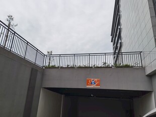 地下停车场入口