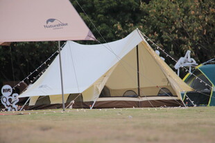 户外露营帐篷场景