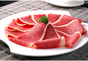 鲜切牛肉片摆盘精致诱人