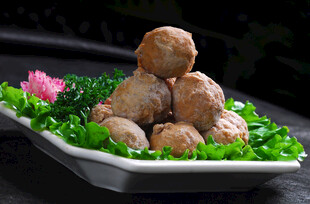 美味肉丸摆盘精致