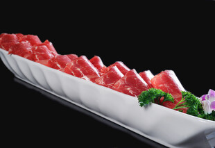 新鲜牛肉片摆盘展示