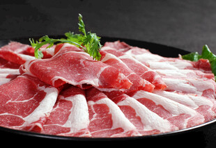 新鲜美味的涮羊肉肉片