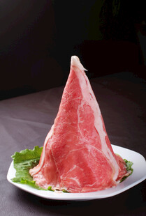 新鲜牛肉片摆盘精美