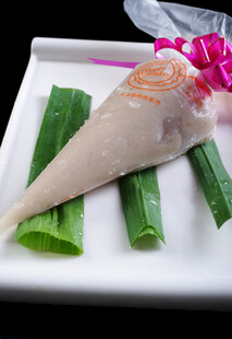 摆盘精致的刺身美食