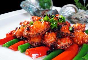 香辣虾配彩椒美味佳肴