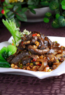 香辣美味海参菜肴