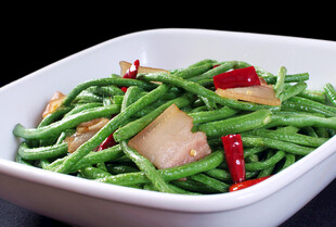 五花肉炒长豆角