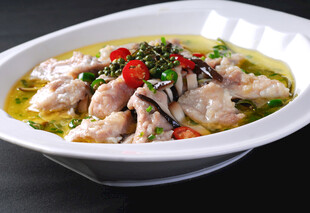 鲜香藤椒鱼片诱人上桌