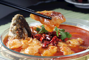 香辣美味的红烧鱼块