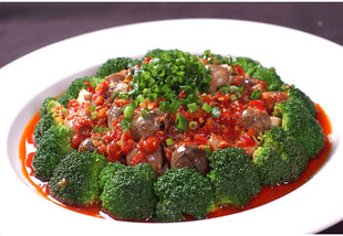 香辣西兰花肉丸美食