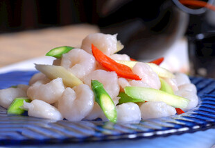 清炒虾仁蔬菜拼盘