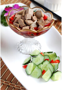 凉拌牛肉配清爽黄瓜