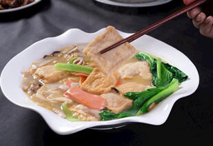 美味三鲜砂锅米线