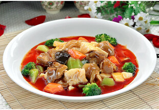 美味营养的蔬菜炖肉拼盘