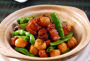 豆角土豆烧肉砂锅美食