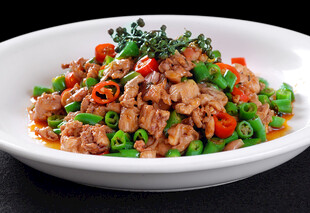 青椒炒肉美味菜肴