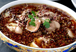 香辣脑花美食诱人呈现