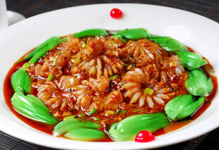 红烧鱿鱼配青菜