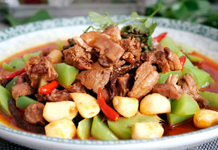 香辣牛肉粒配时蔬