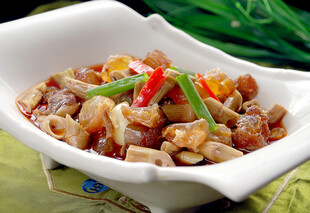 美味香辣炒猪脆骨