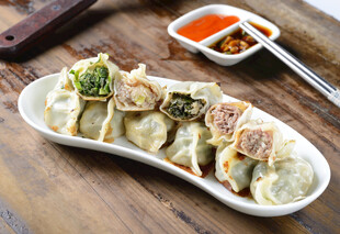 美味多样的特色煎饺拼盘