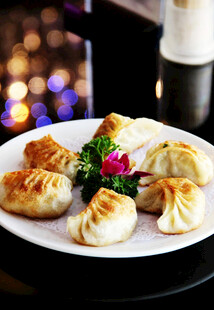 美味煎饺摆盘精致