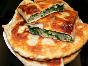 菠菜馅饼堆叠展示