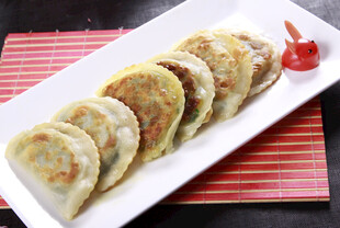 美味煎饺摆盘精致
