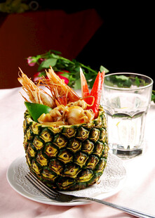 菠萝海鲜炒饭