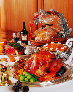 丰盛节日餐桌美食盛宴