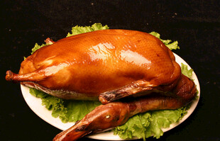 美味烤鸭摆盘展示