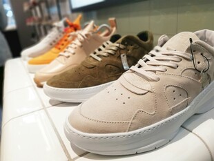 时尚休闲鞋展示