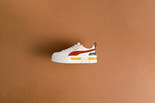 时尚多彩运动鞋展示