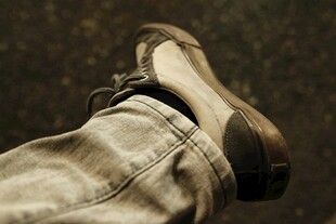 男士休闲鞋搭配牛仔裤