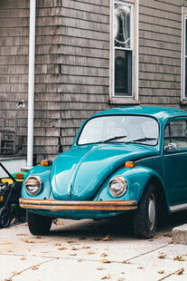 复古蓝色甲壳虫旧车